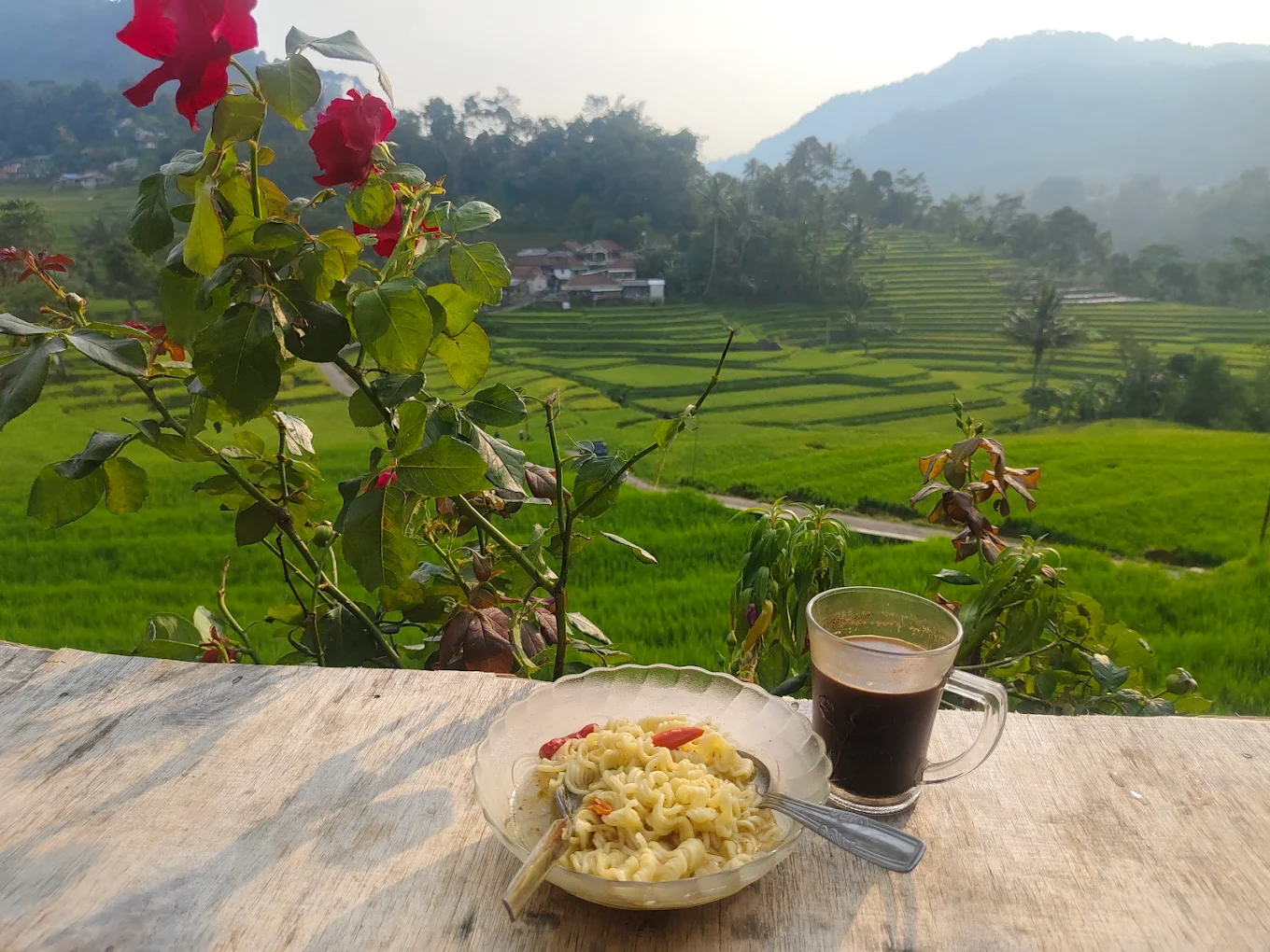 Touring Halal Bihalal ke Warung Bu Yati Cisalada – Rasa Sederhana, View Istimewa