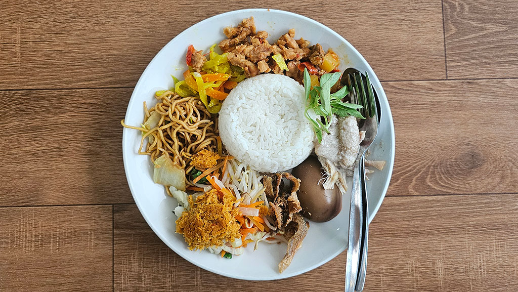 Makan Rp27 Ribuan di Semarang, Nasi Berkat dan Nasi Langgi Kedai Beringin Layak Dicoba